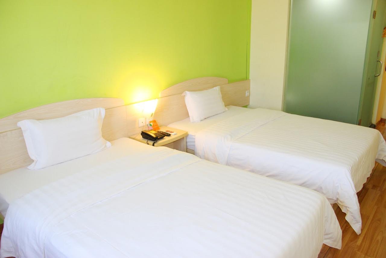 7Days Inn West Liaoyang Road Carrefour Циндао Екстериор снимка